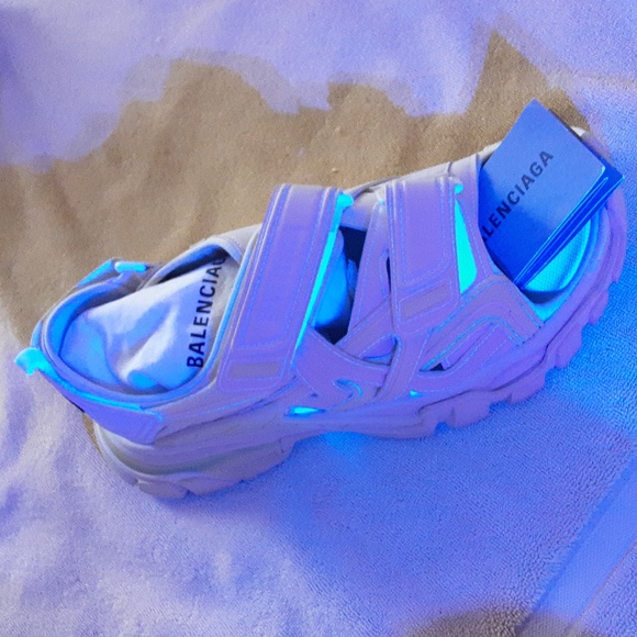 Balenciaga track sandals- very clean and good condition 👌 Unisex ‼️Authentic ‼️ - Picture 15 of 16